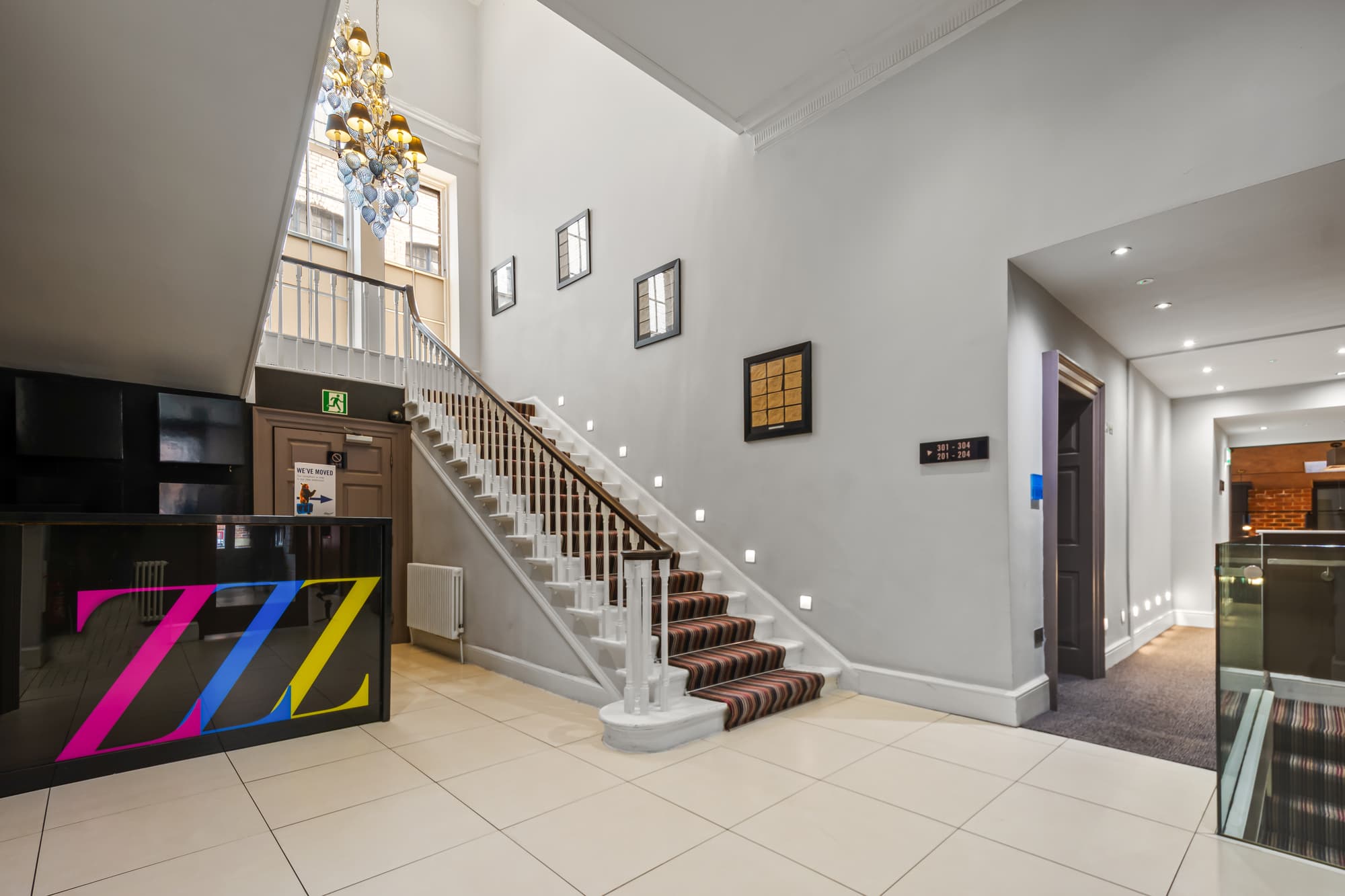 Roomzzz Newcastle City, Lobby