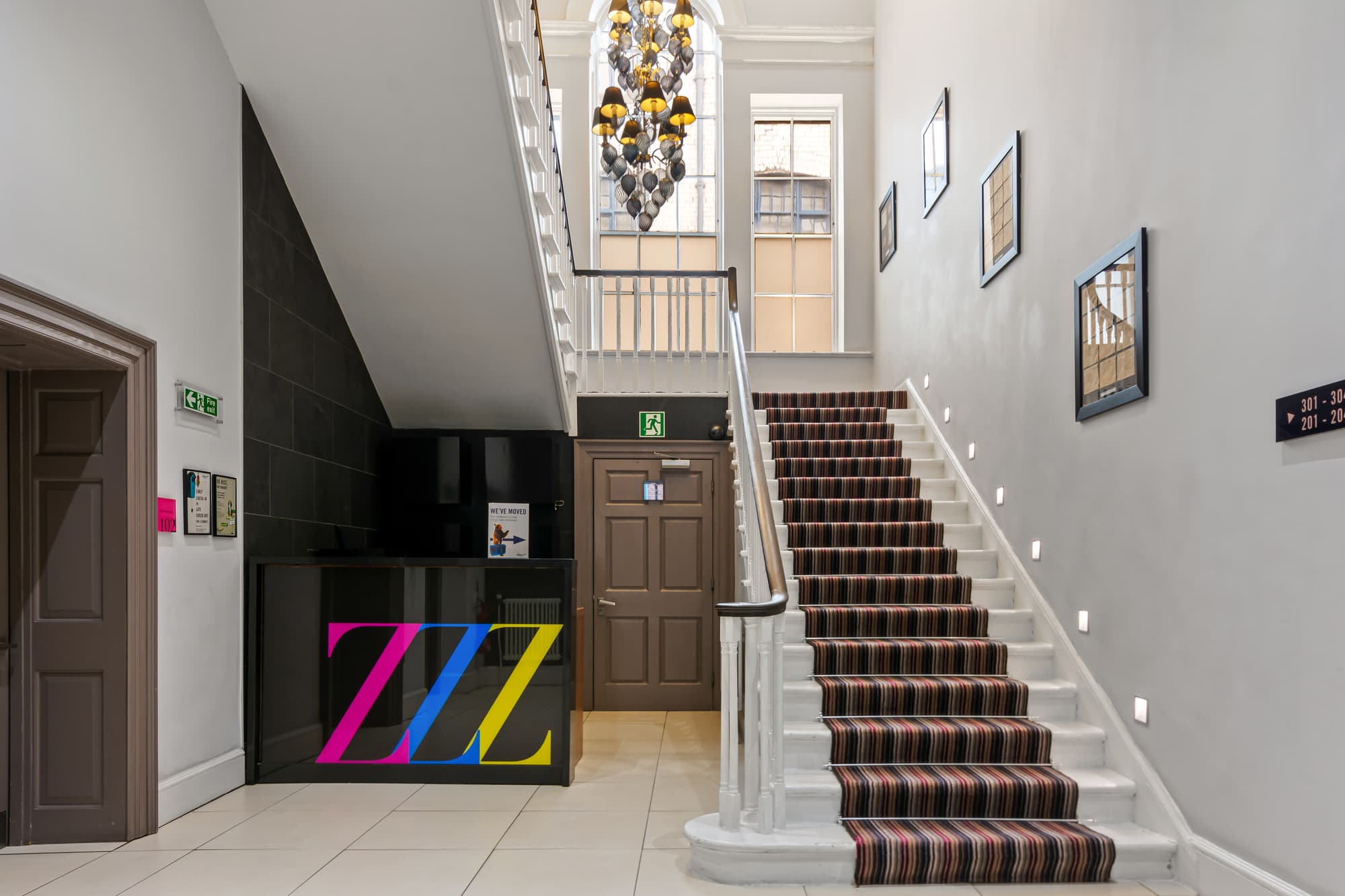 Roomzzz Newcastle City, Lobby