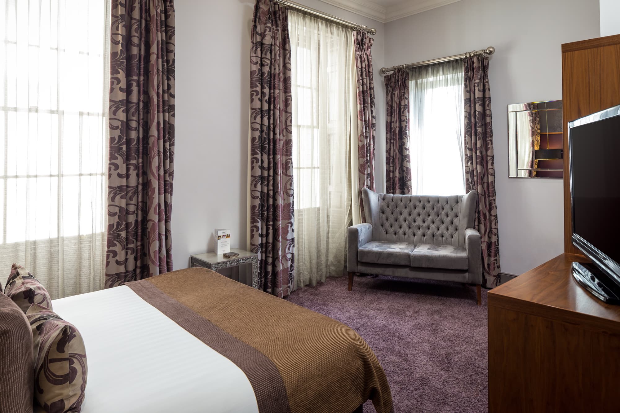 Roomzzz Newcastle City, Room