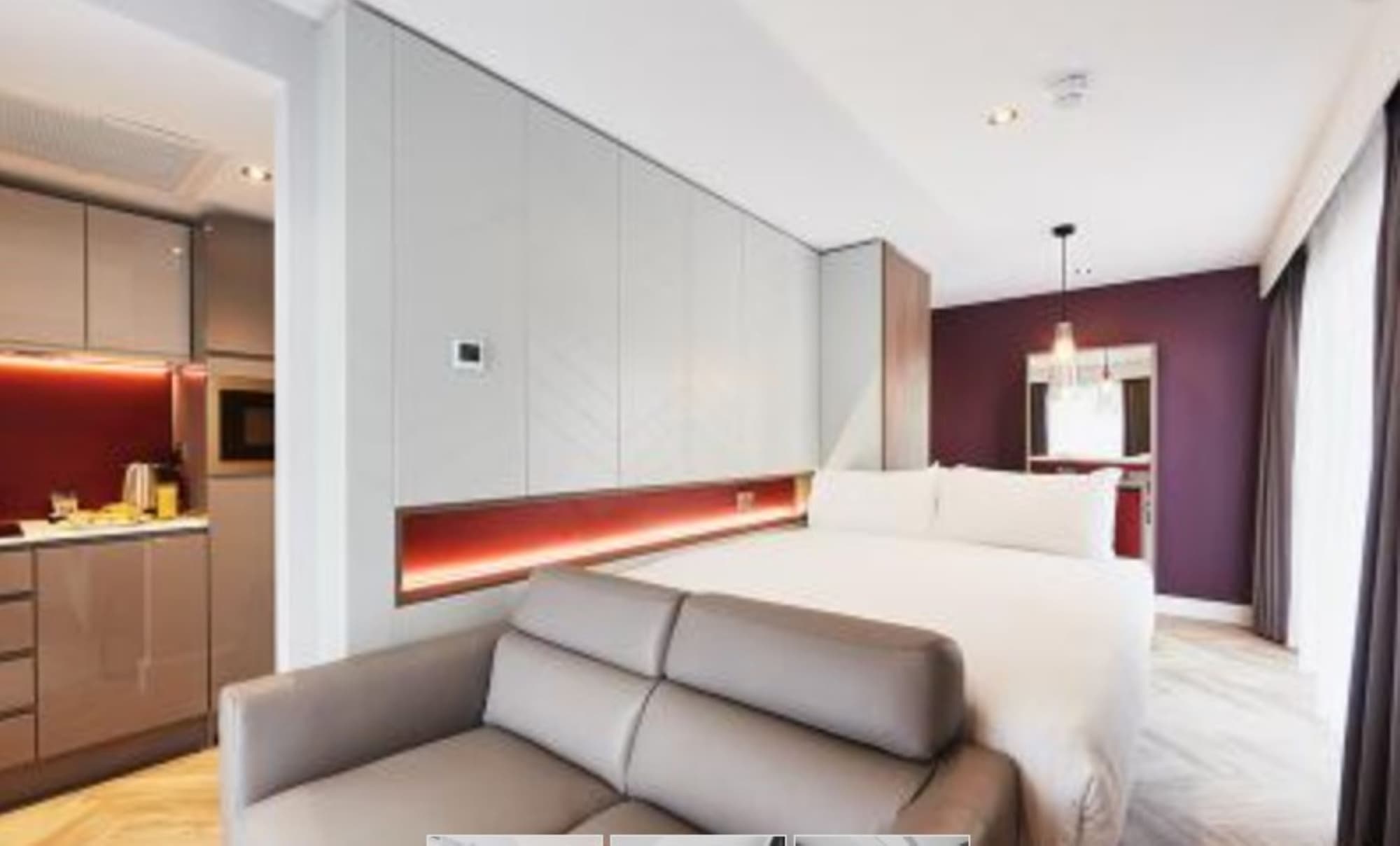 Roomzzz Newcastle City, Room