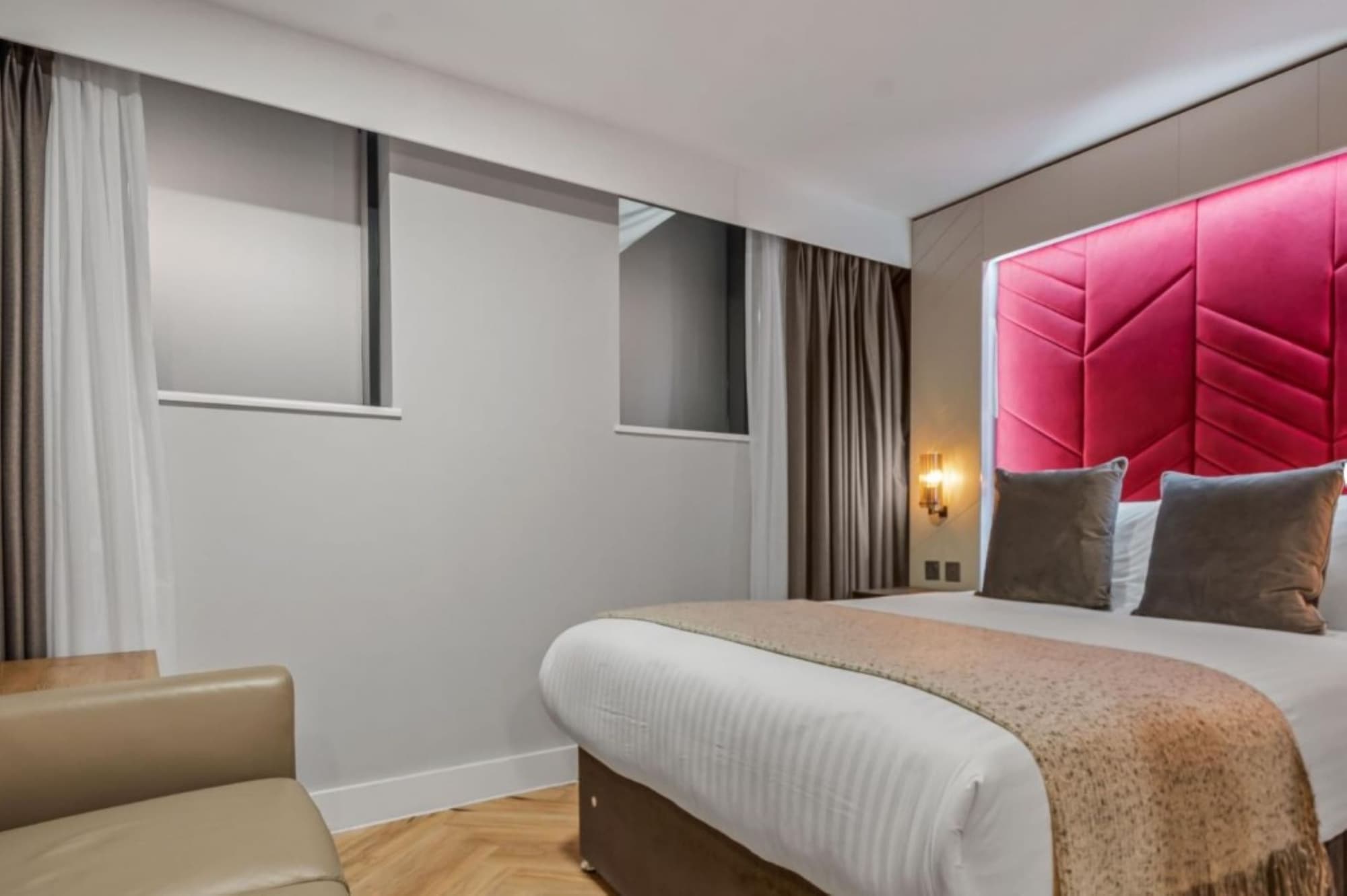 Roomzzz Newcastle City, Room