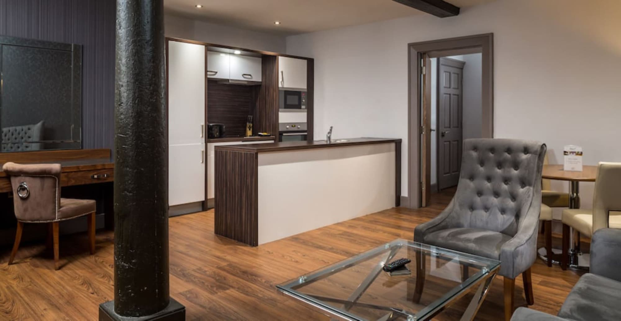 Roomzzz Newcastle City, Room