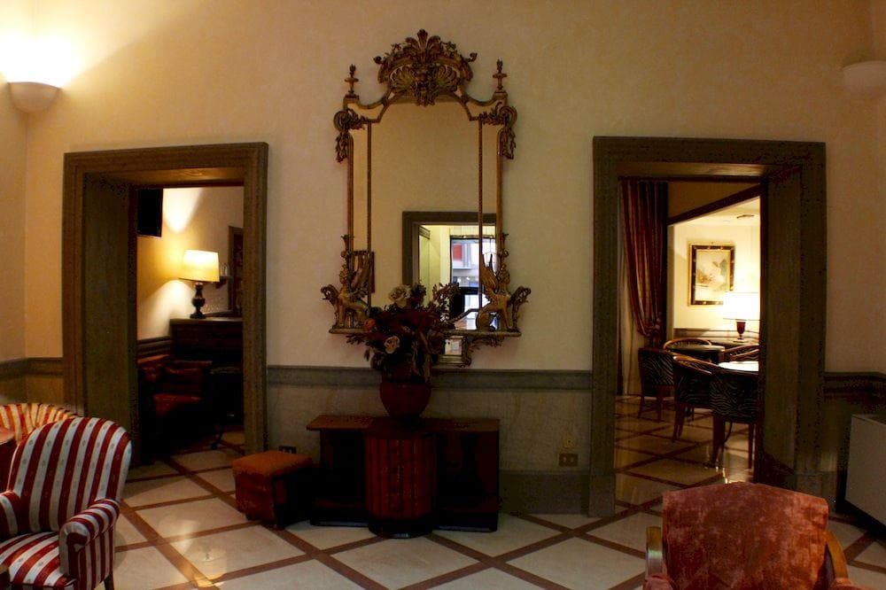 Grand Hotel Olympic, General view