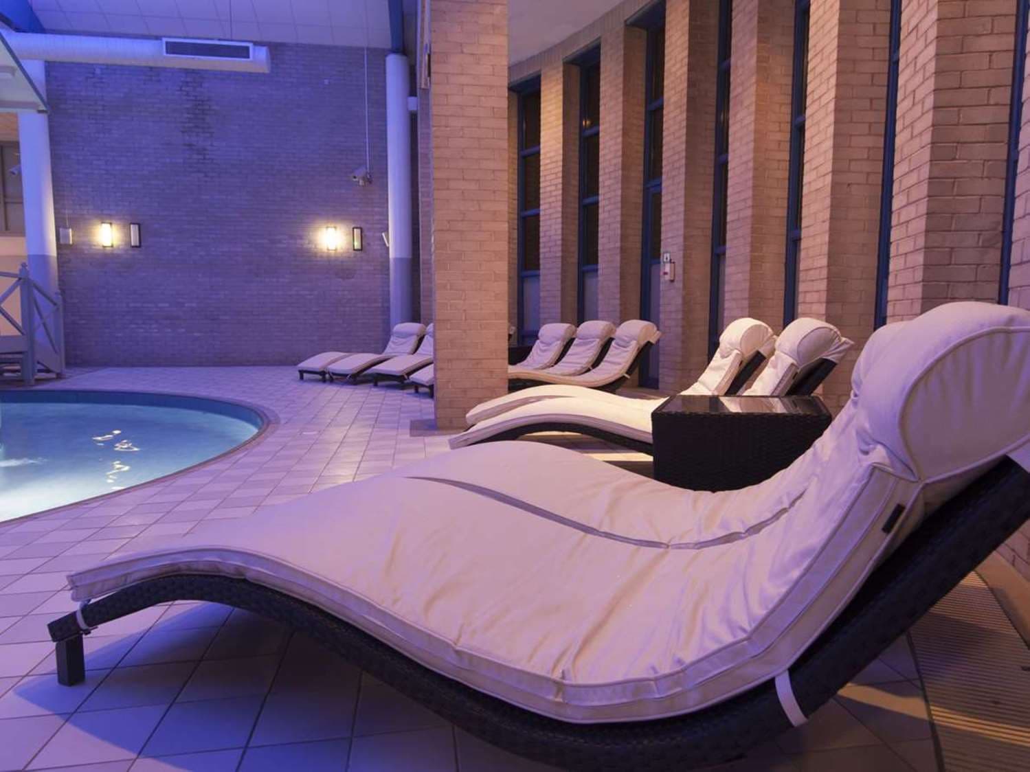 Gloucester Robinswood Hotel, BW Signature, Sports and Entertainment