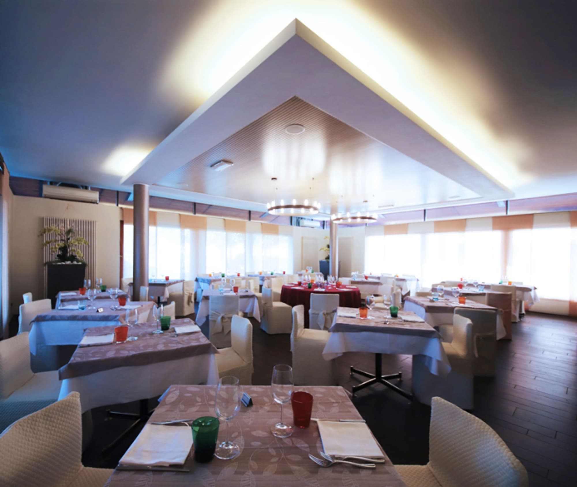 Monica Hotel Fiera, Restaurant