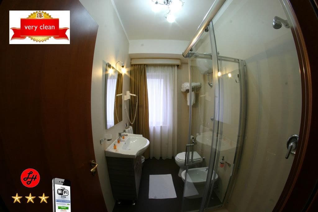 Luxor Hotel, General view