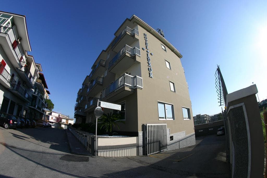 Luxor Hotel, General view