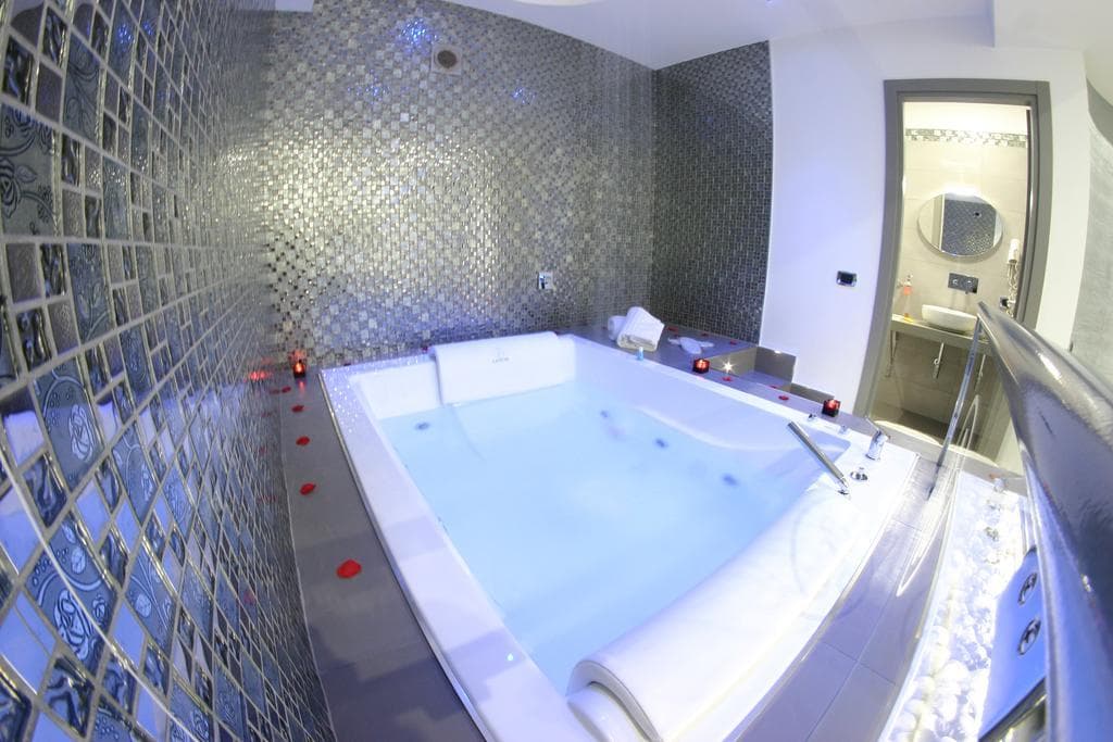 Luxor Hotel, General view