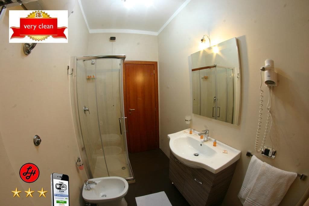 Luxor Hotel, General view