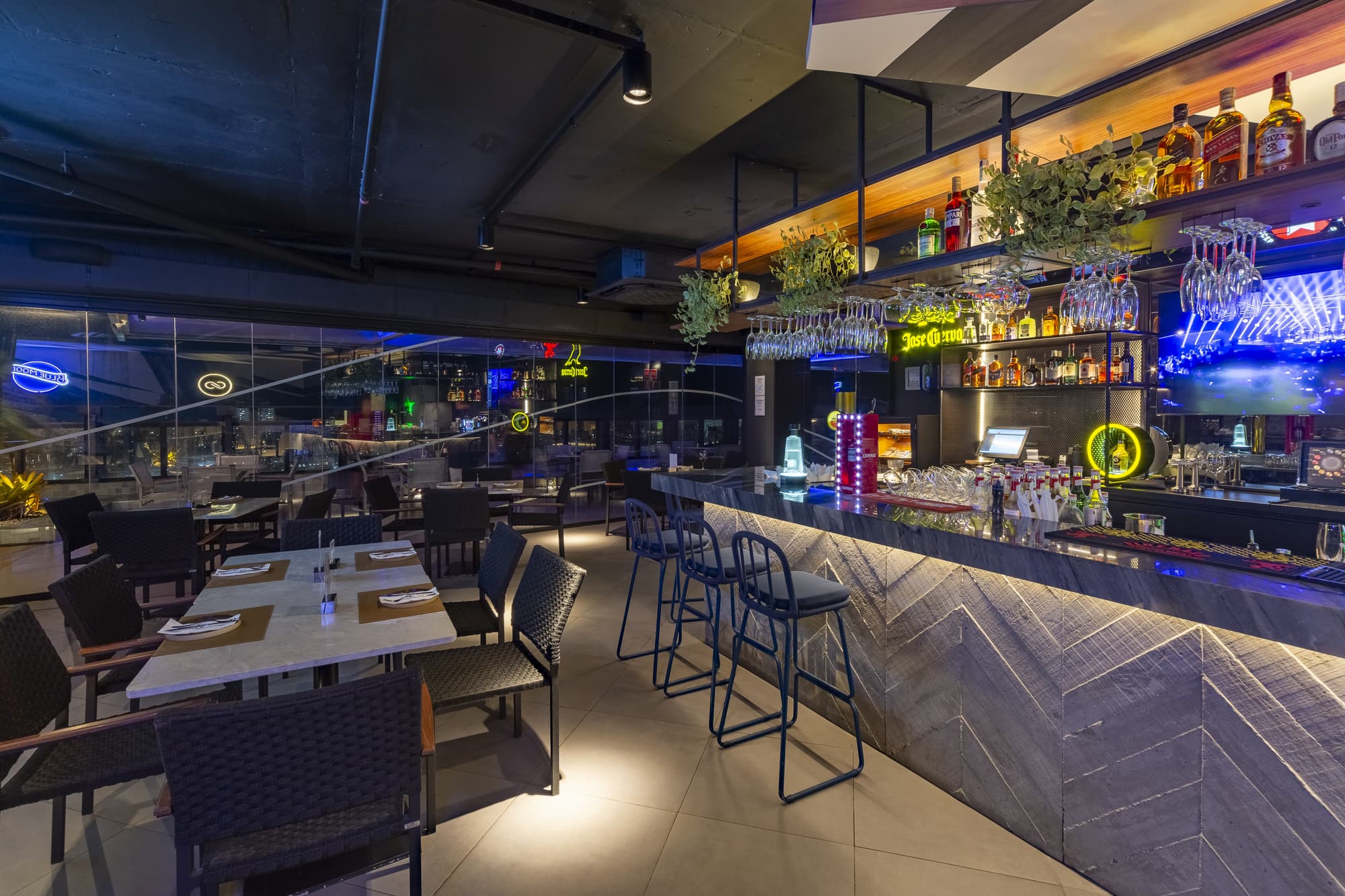 Intercity Salvador, Bar