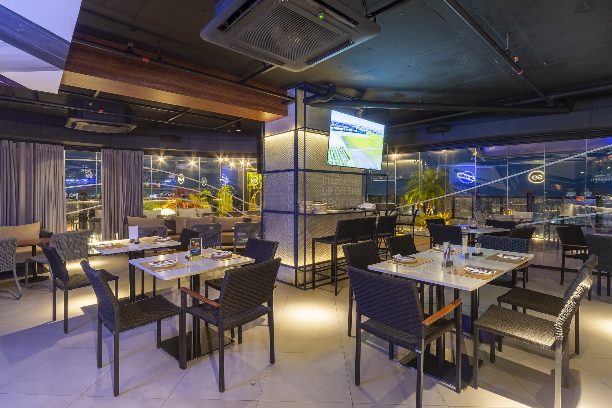 Intercity Salvador, Bar