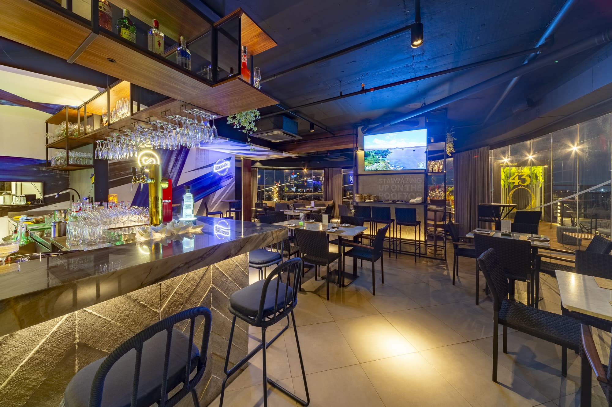 Intercity Salvador, Bar