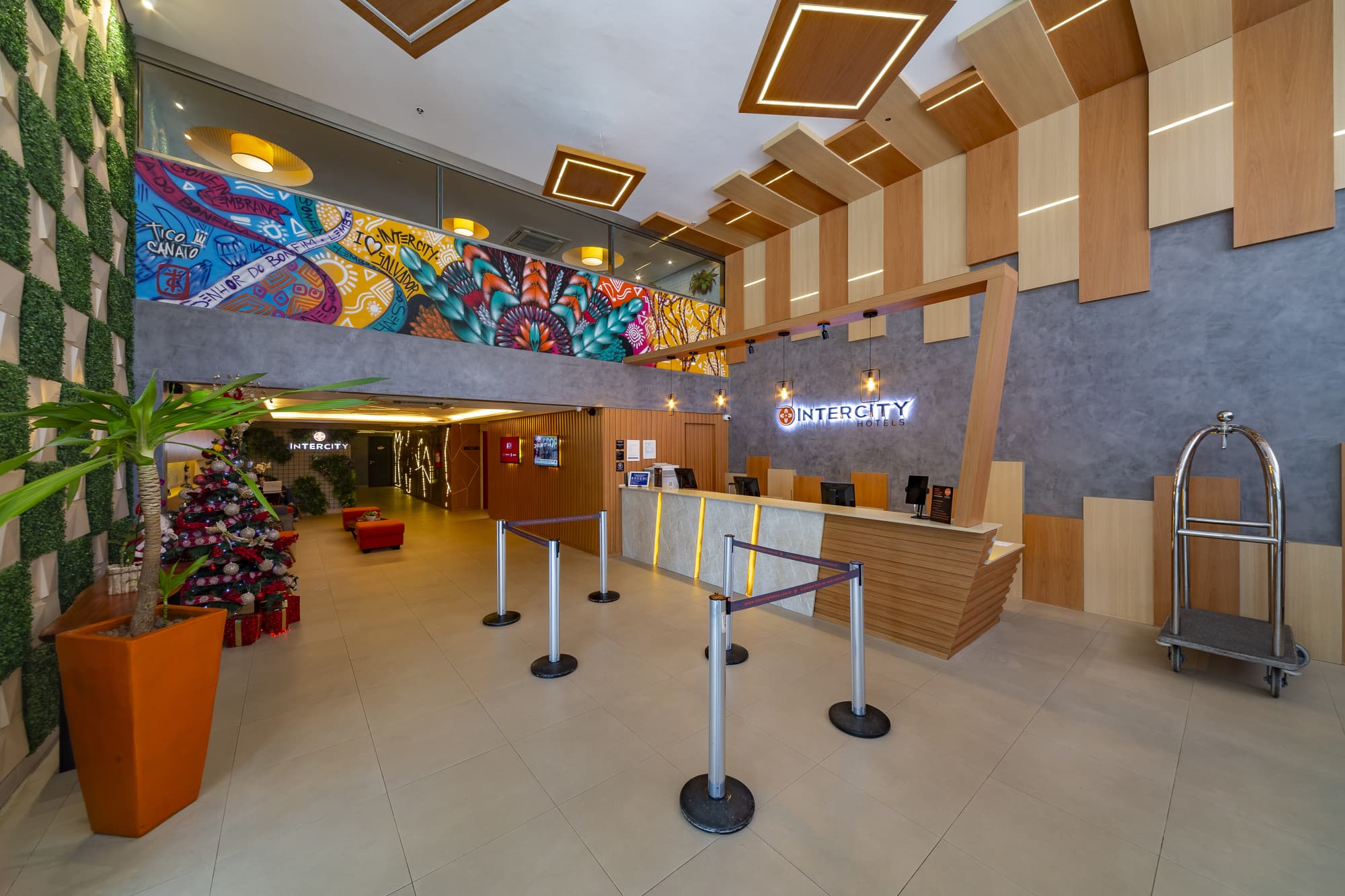 Intercity Salvador, Lobby
