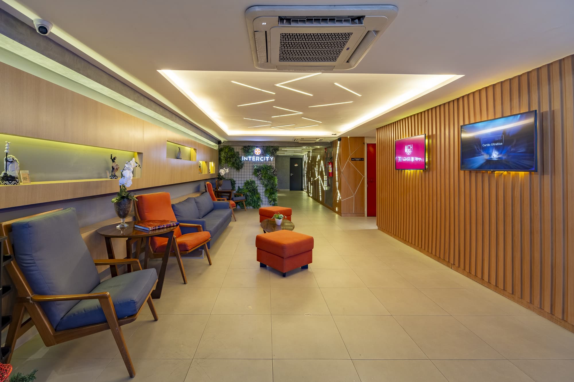 Intercity Salvador, Lobby