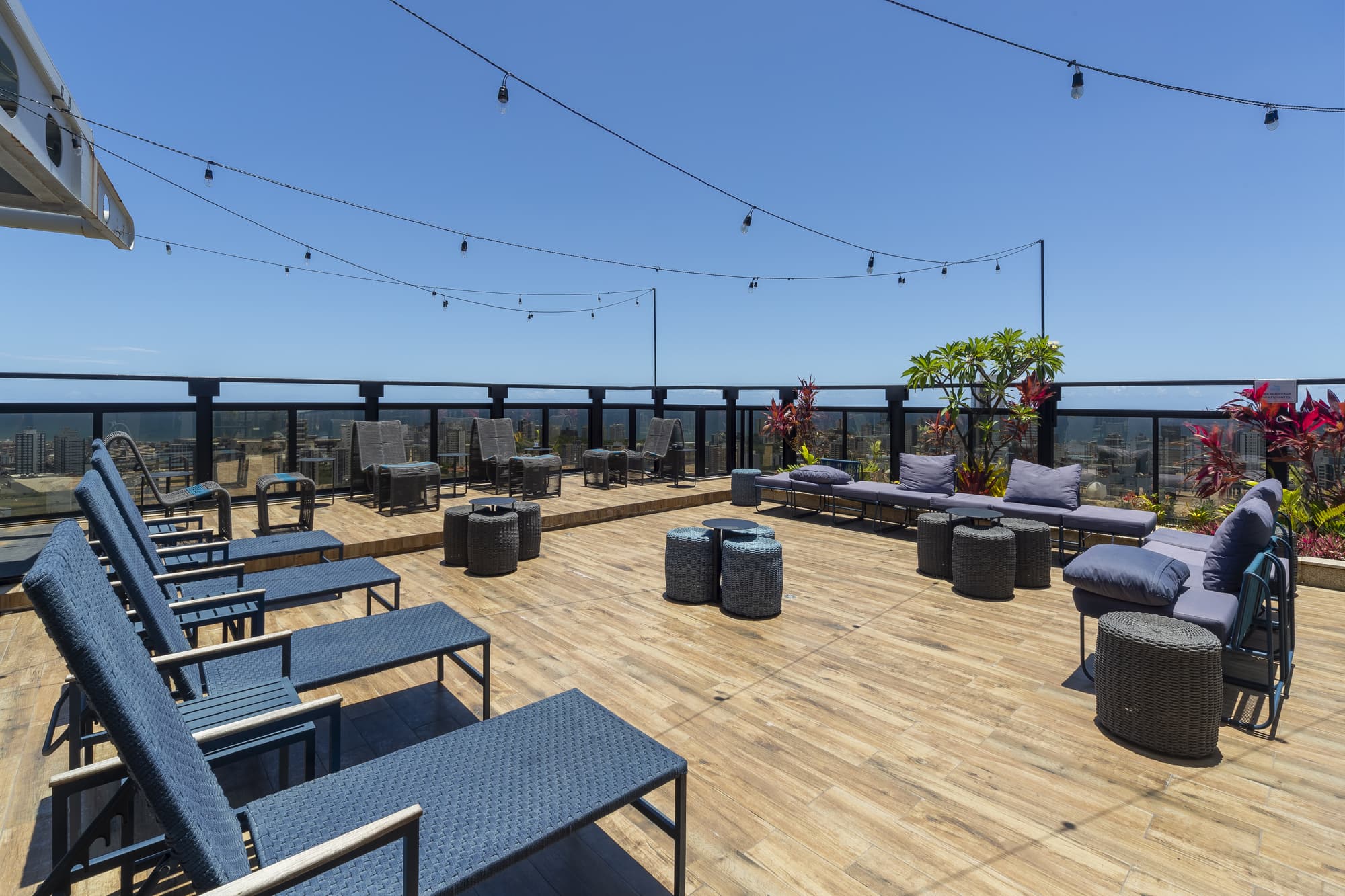 Intercity Salvador, Terrace