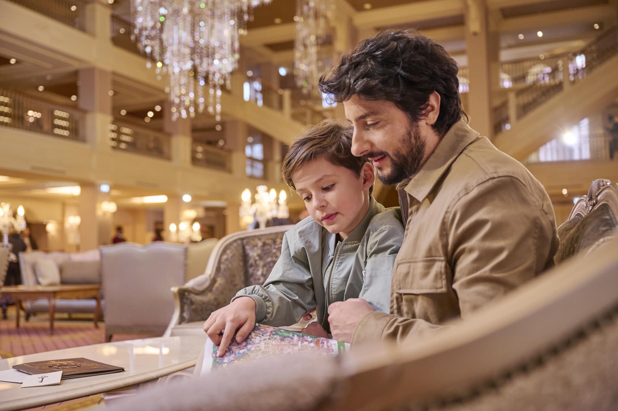 Disneyland Hotel + Entradas, Lobby