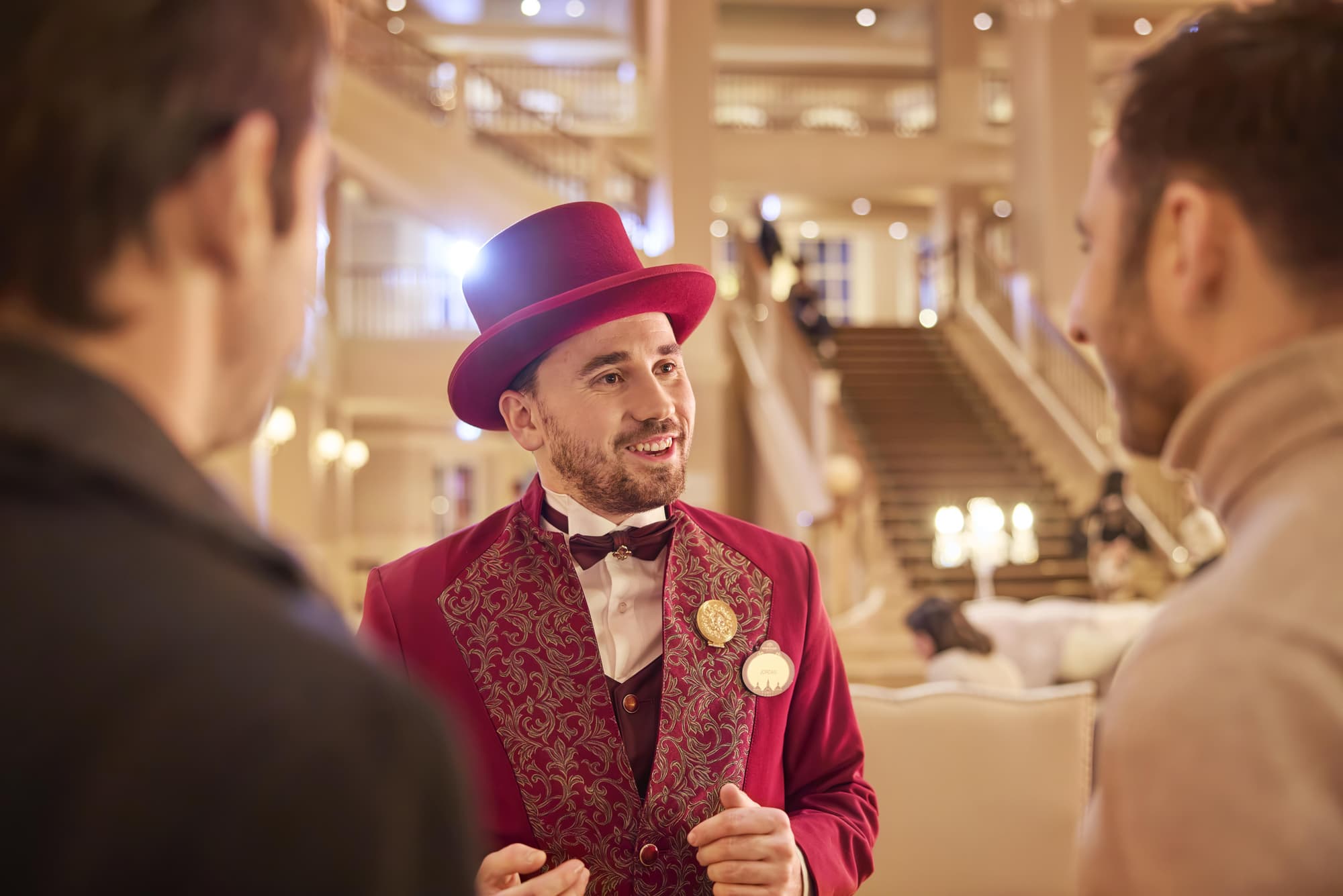 Disneyland Hotel + Entradas, Lobby