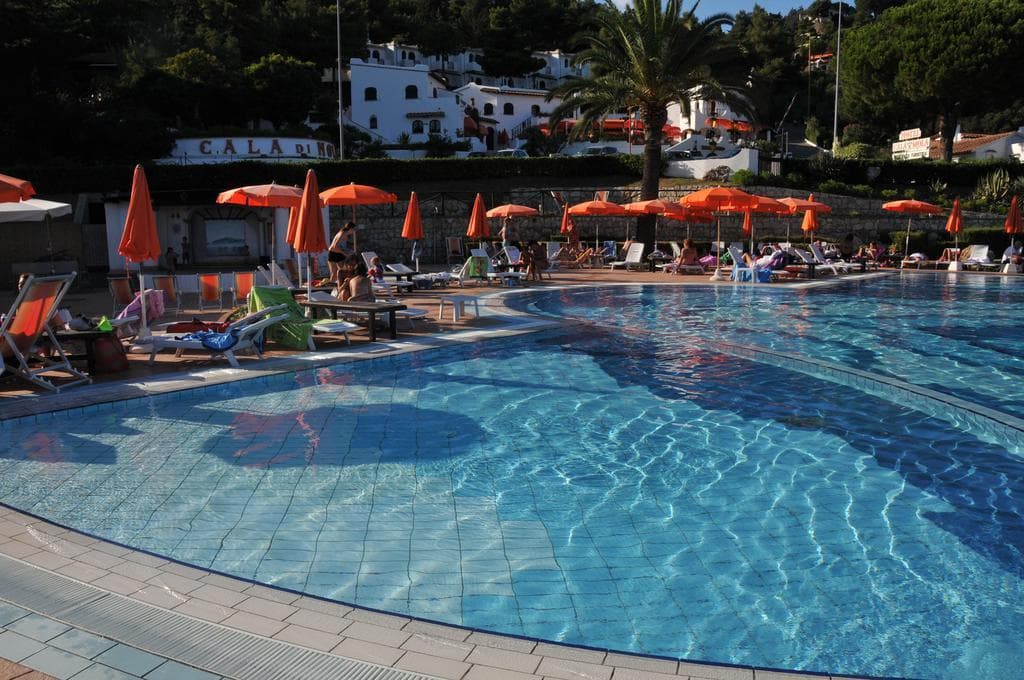 Cala Di Mola, General view