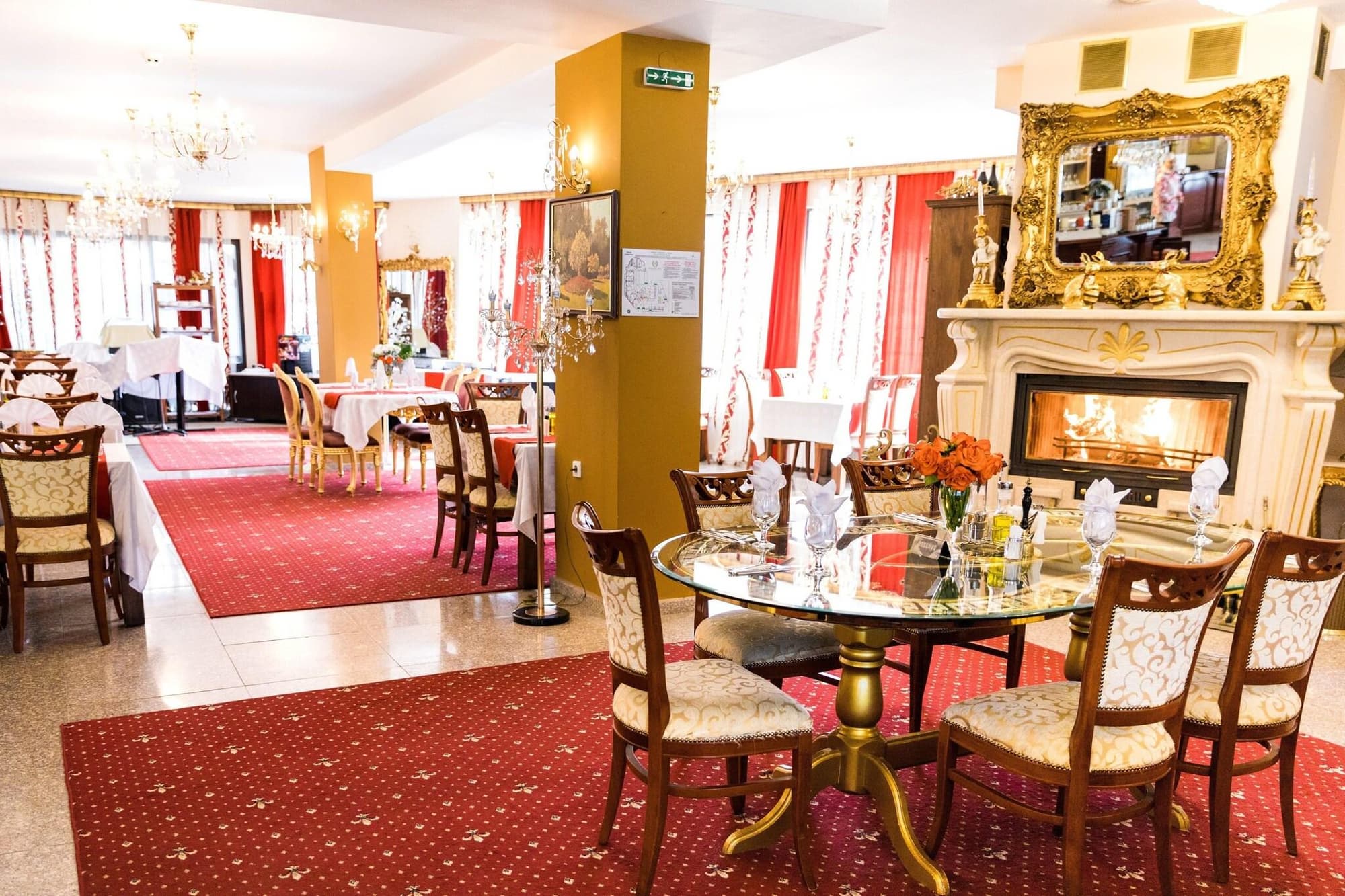 Hotel Elegant Lux, Restaurant