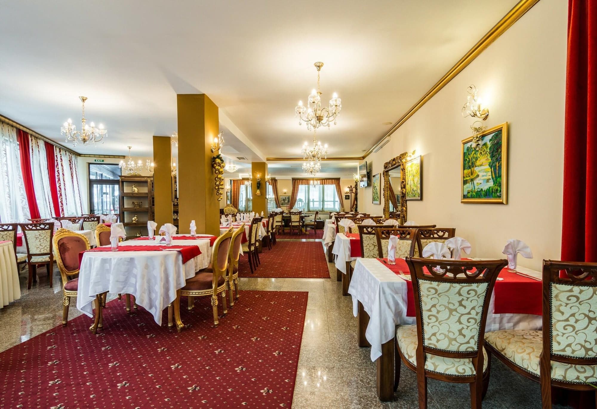 Hotel Elegant Lux, Restaurant
