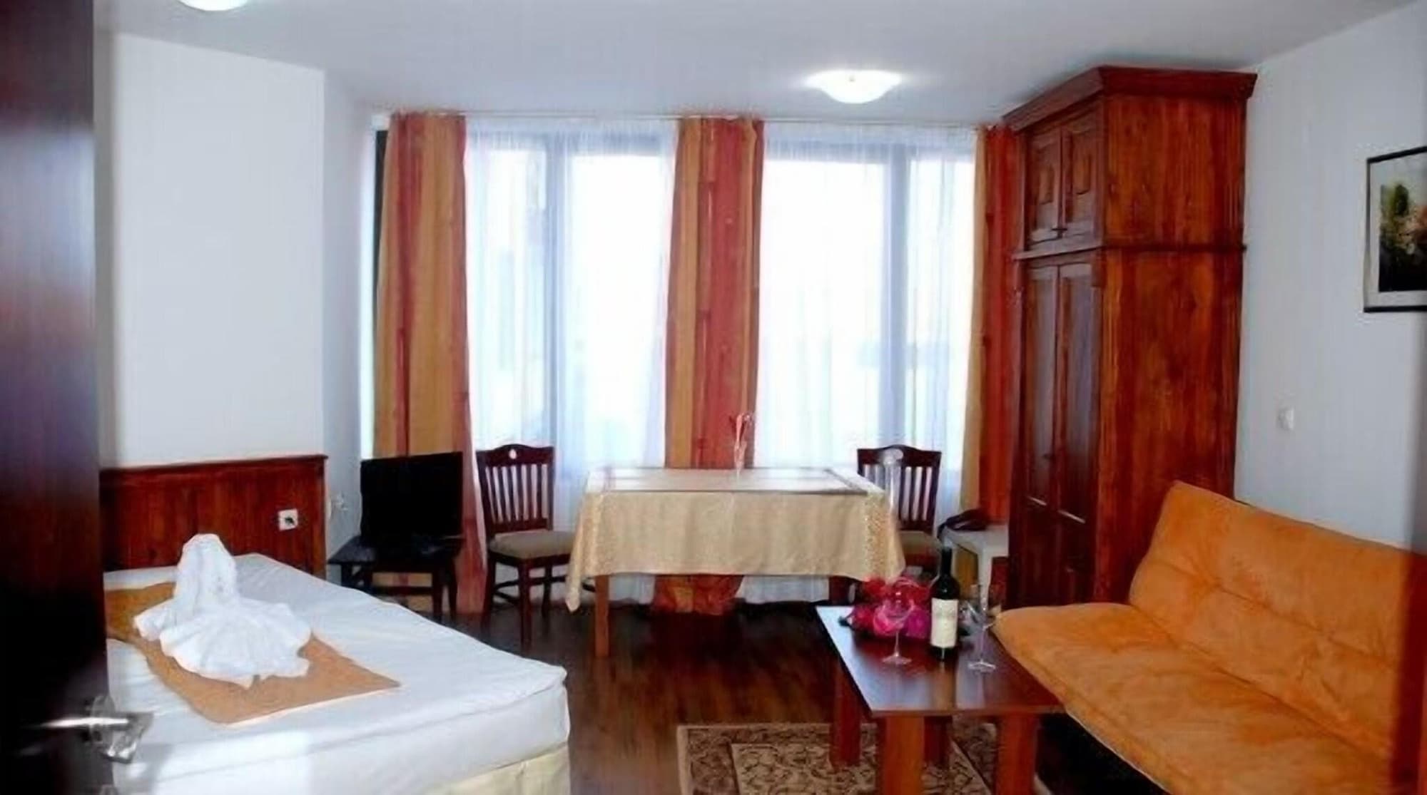 Hotel Elegant Lux, Room