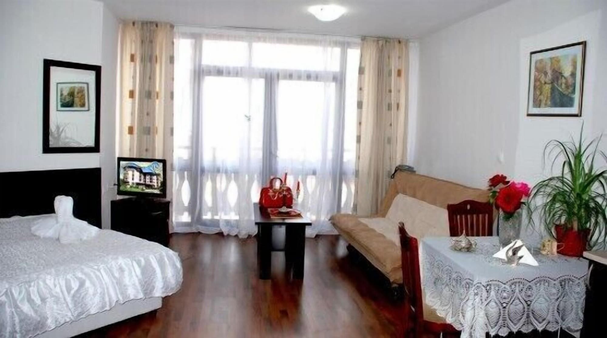 Hotel Elegant Lux, Room