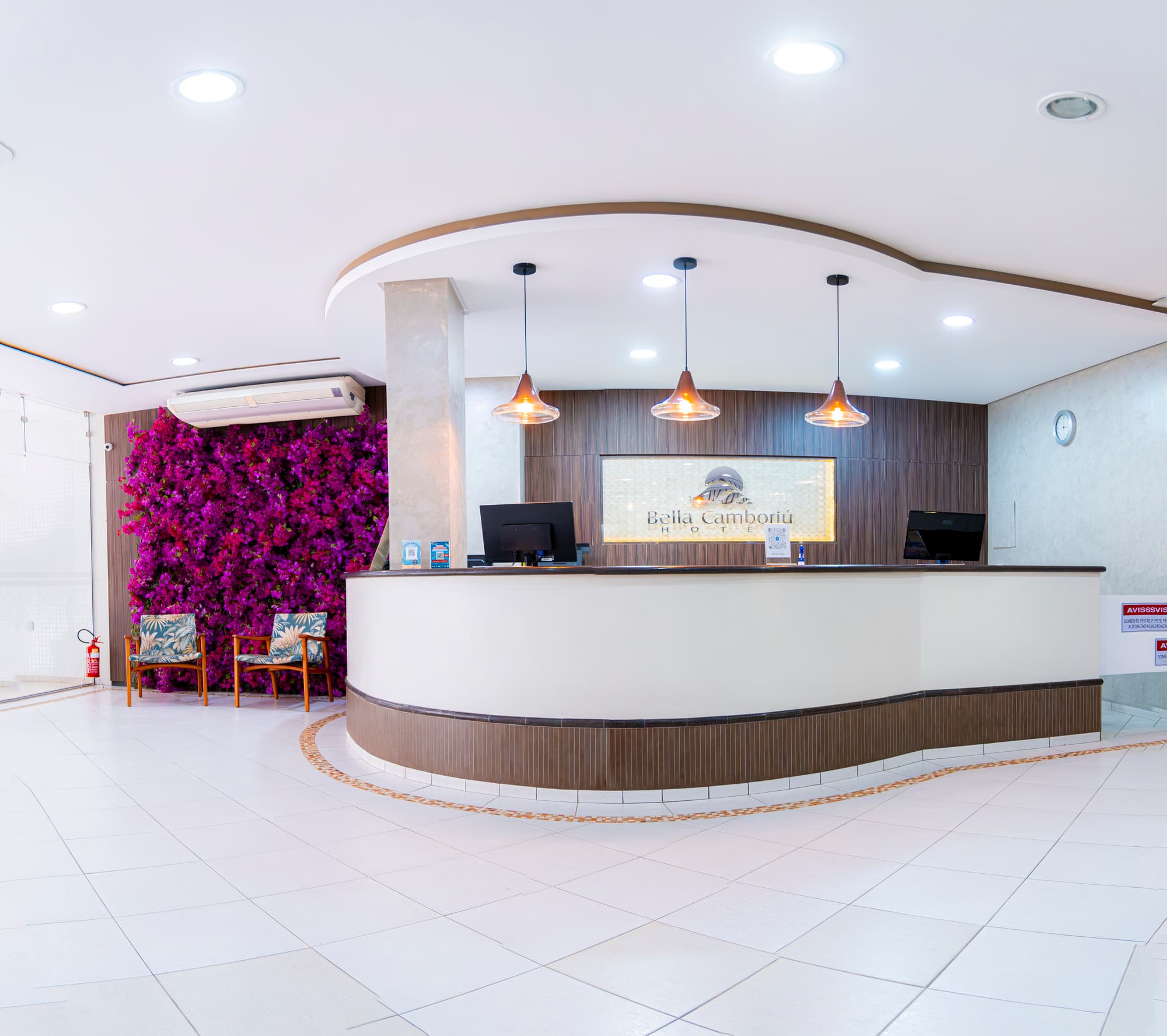 Bella Camboriu, Lobby