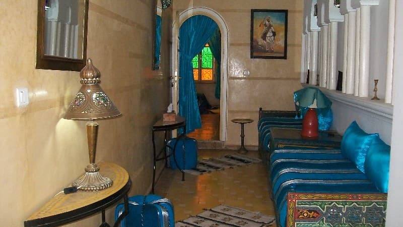 Riad Habib, Room