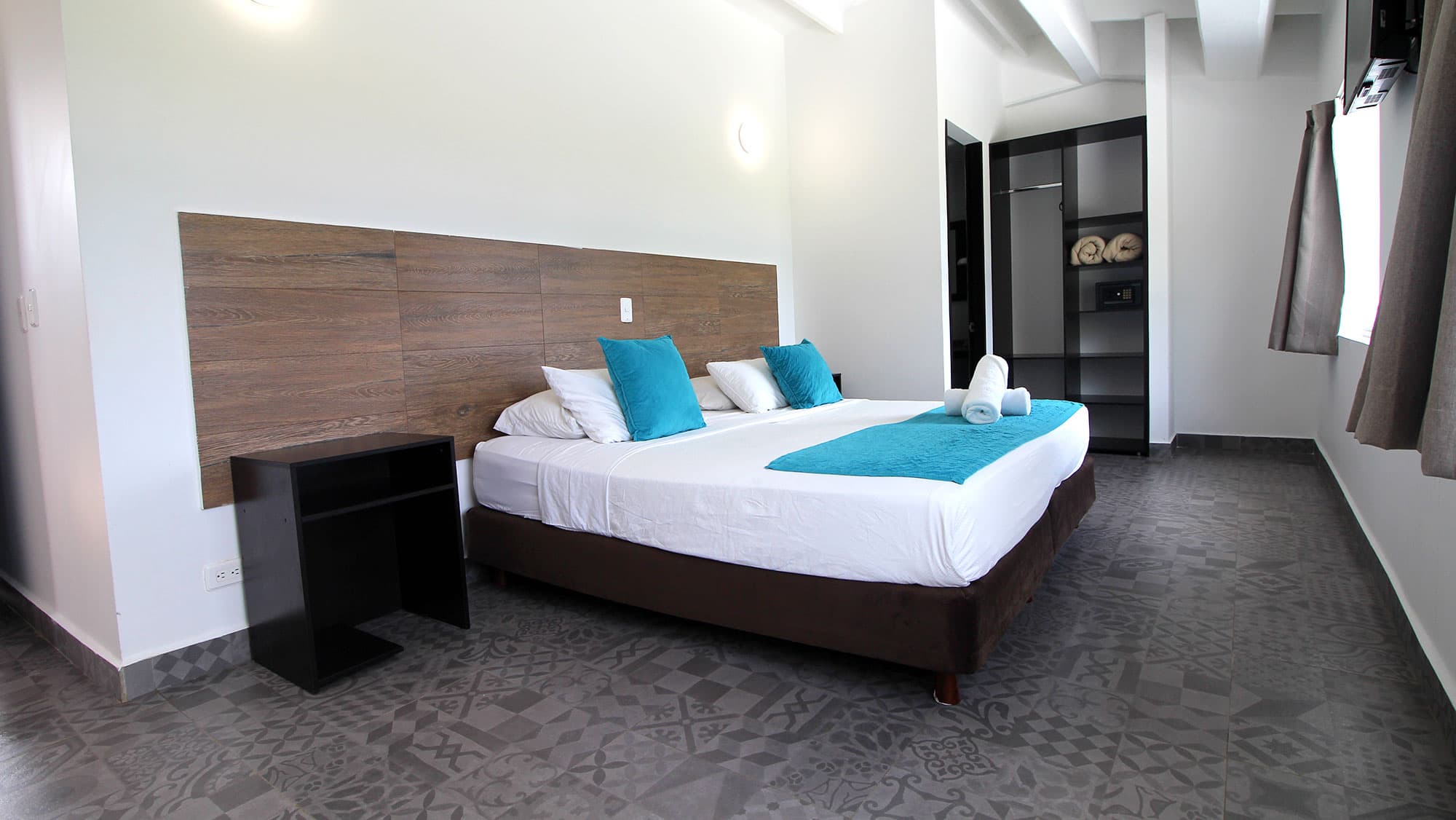 Hotel Blue Cove by On vacation, Room