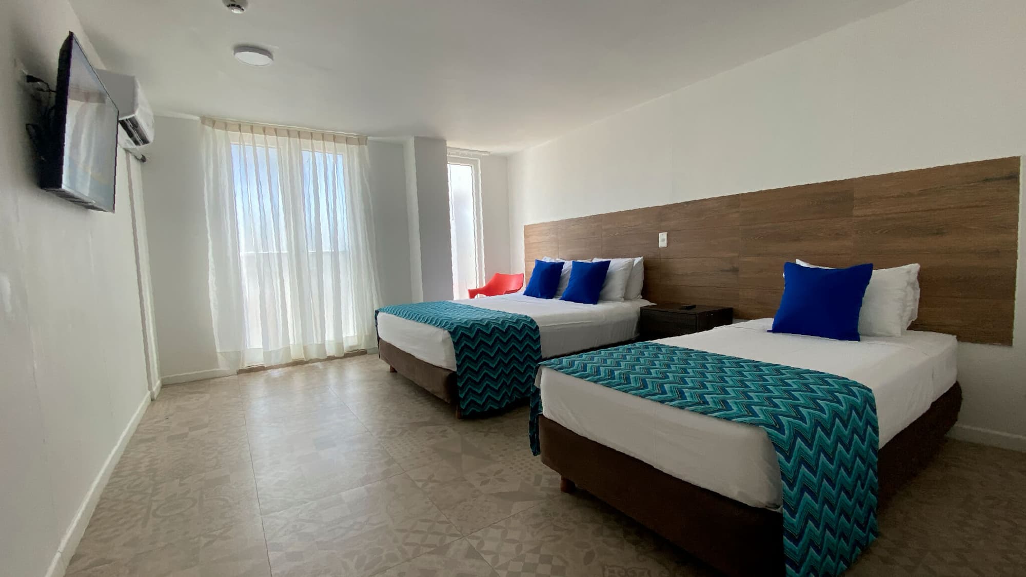 Hotel Blue Cove by On vacation, Room