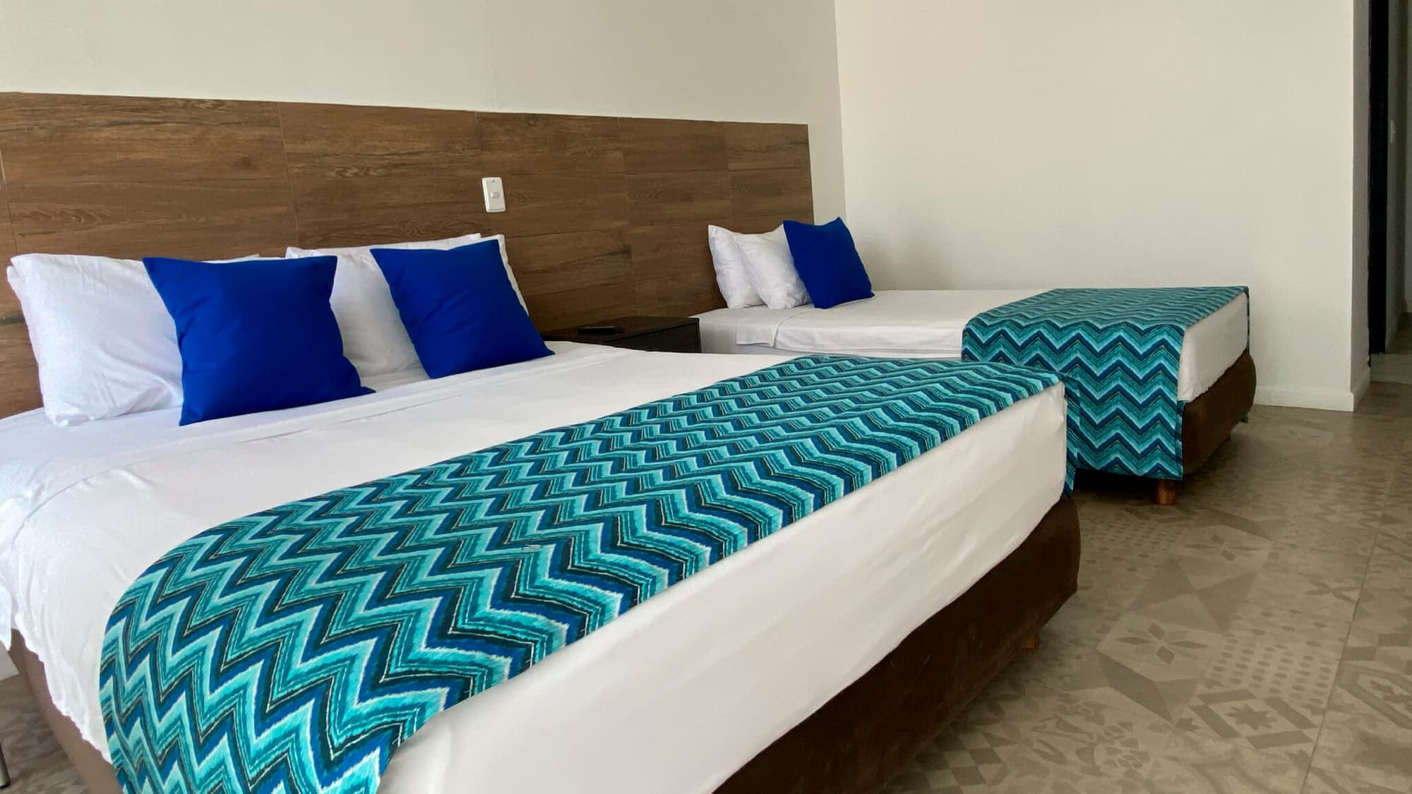 Hotel Blue Cove by On vacation, Room