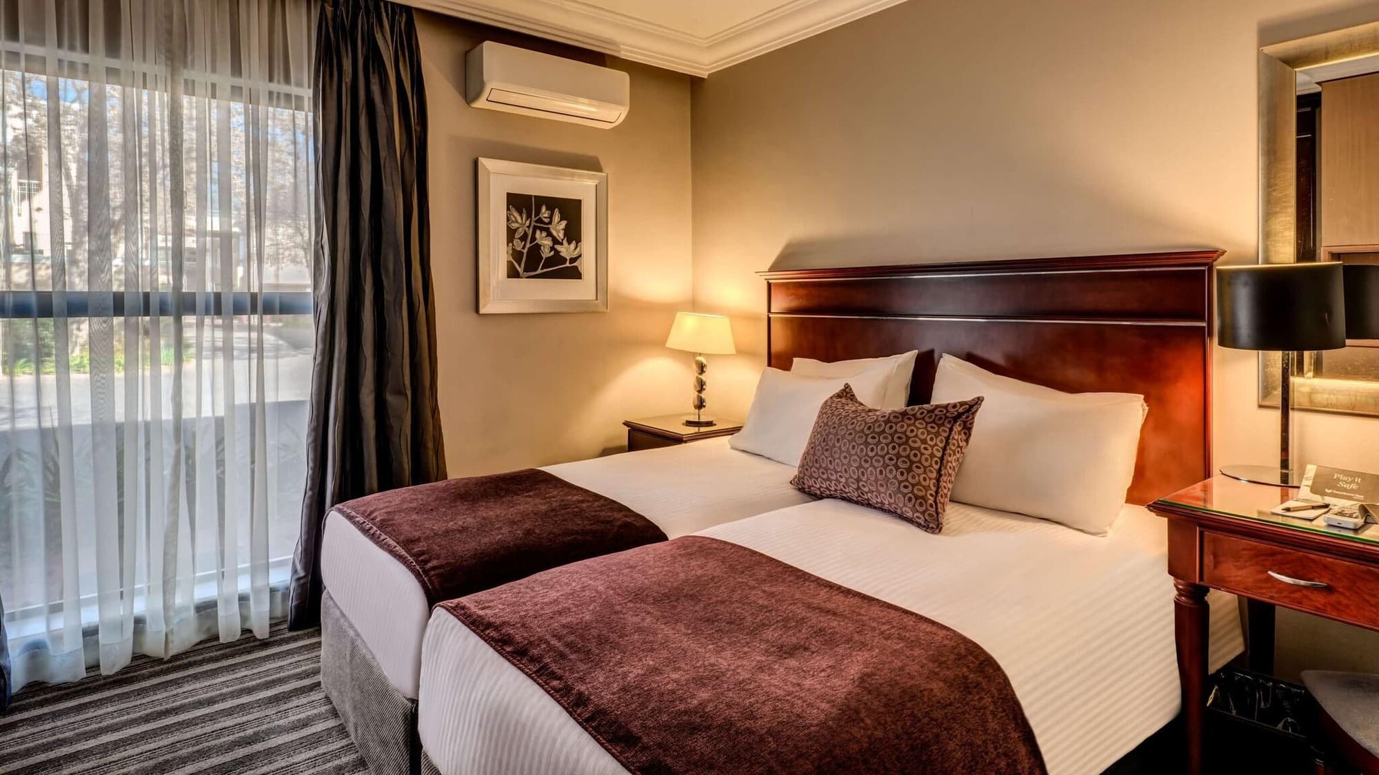 Southern Sun Katherine Street, Room