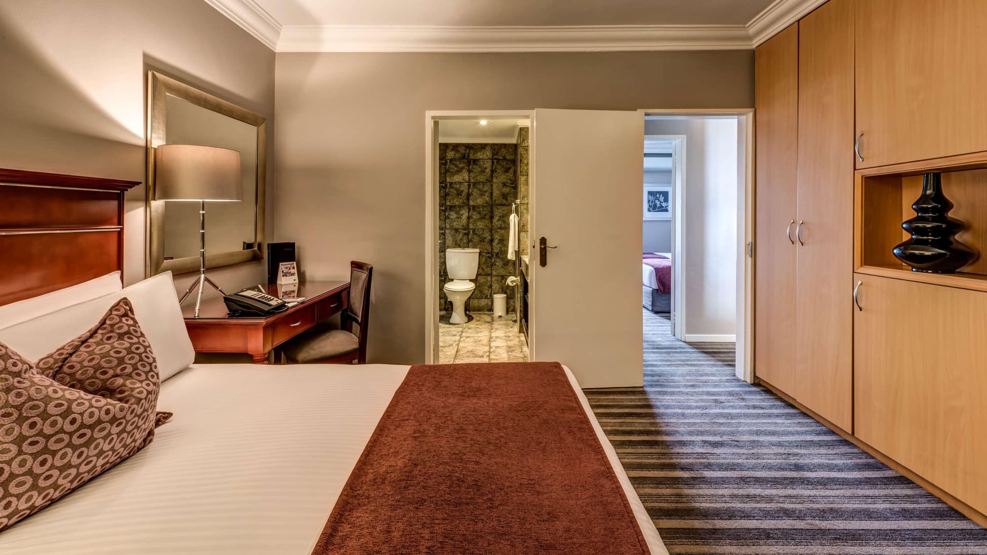 Southern Sun Katherine Street, Room