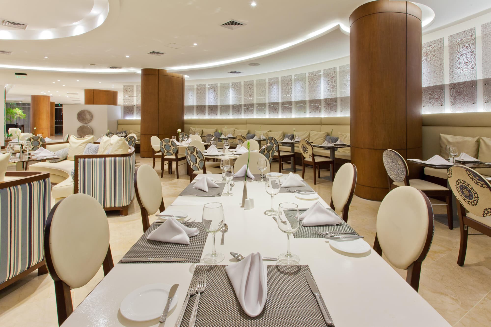 Holiday Inn Cartagena Morros, Restaurant