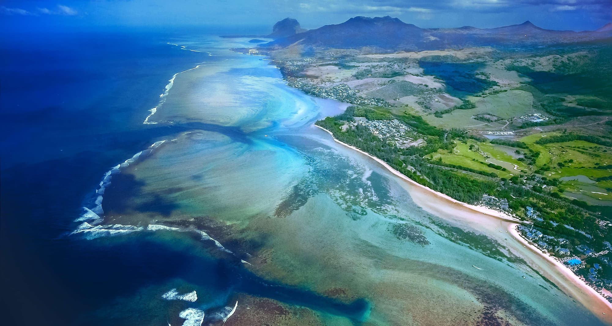 Outrigger Mauritius Beach Resort, General view