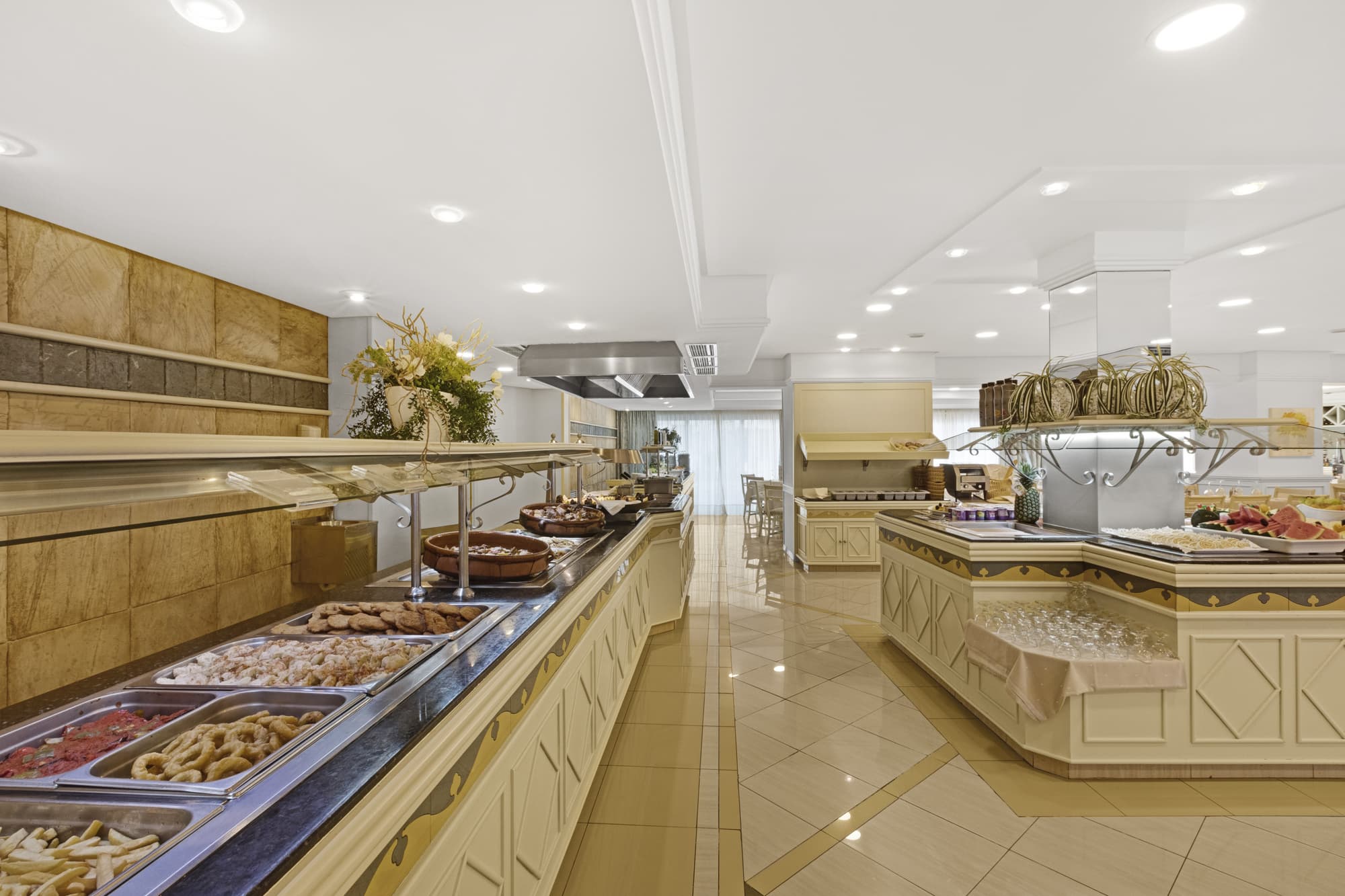 Metropolitan Playa, Restaurant