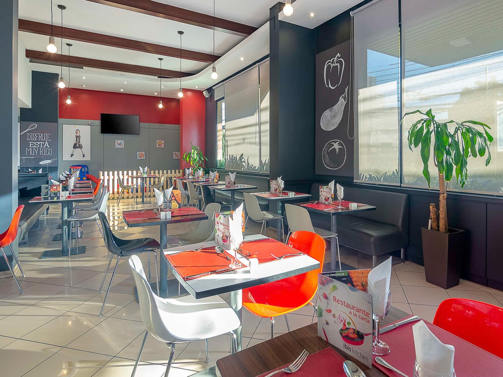 Nobile Inn Santiago, Restaurant