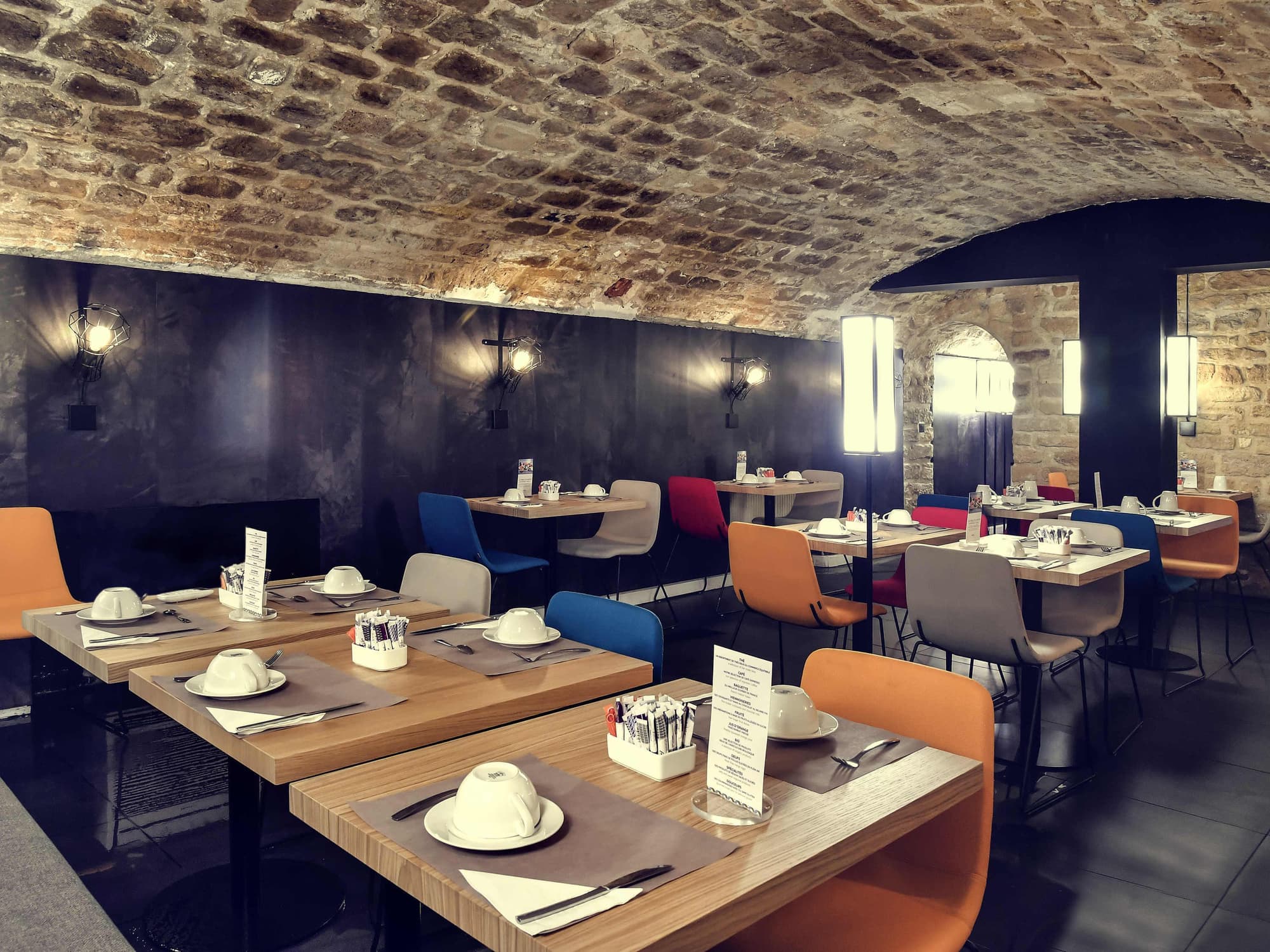 Hôtel Mercure Paris Gare de l'Est Magenta, General view