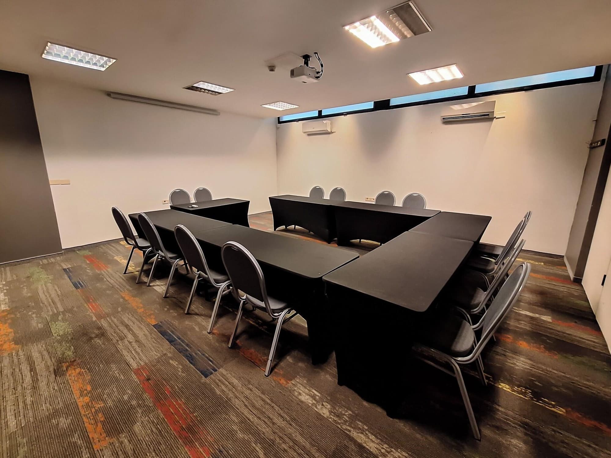 ibis Montevideo, Lobby