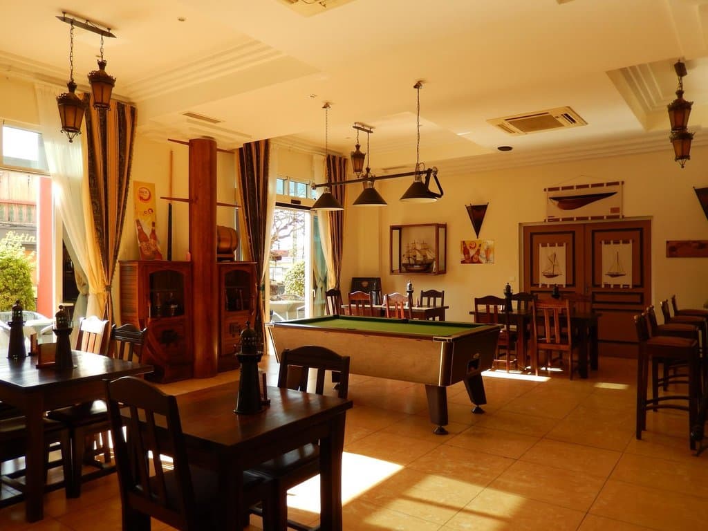 Le Grand Hotel Antsiranana, Bar