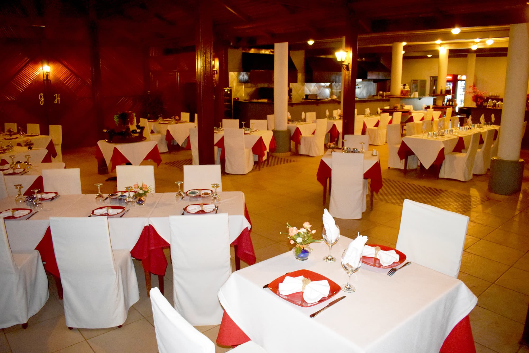 Le Grand Hotel Antsiranana, Restaurant