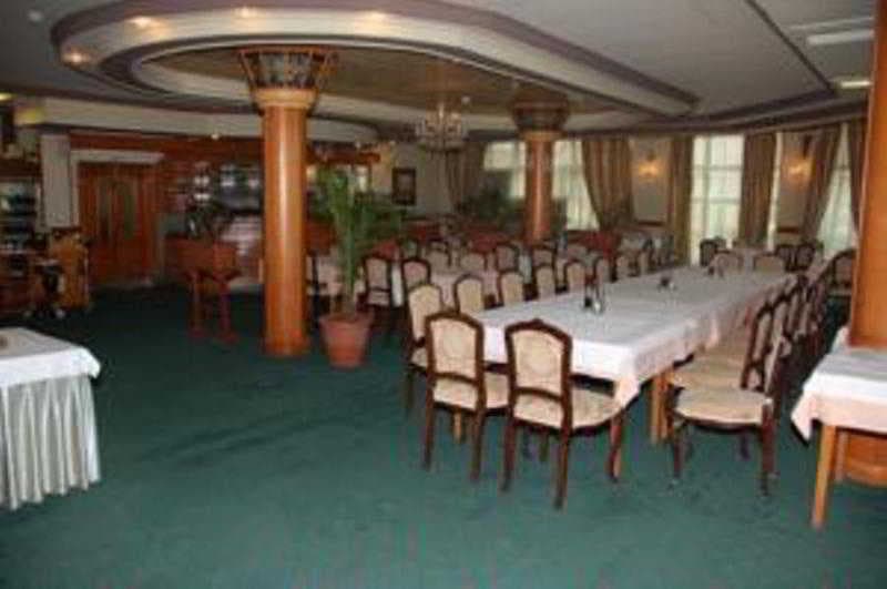 Millenium Palace, Restaurant