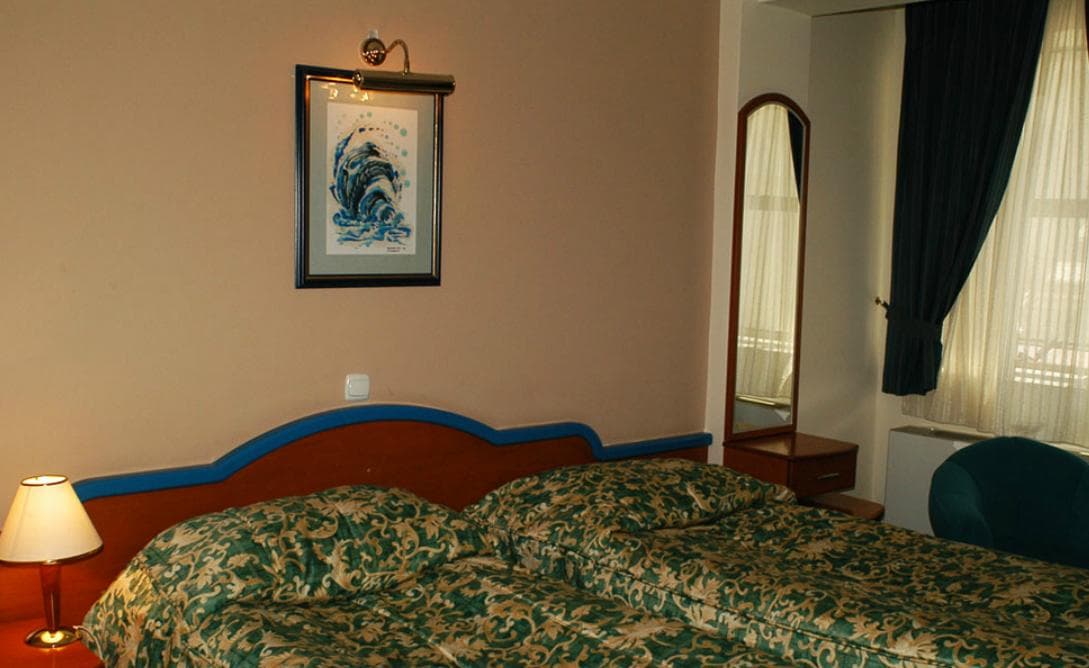 Millenium Palace, Room