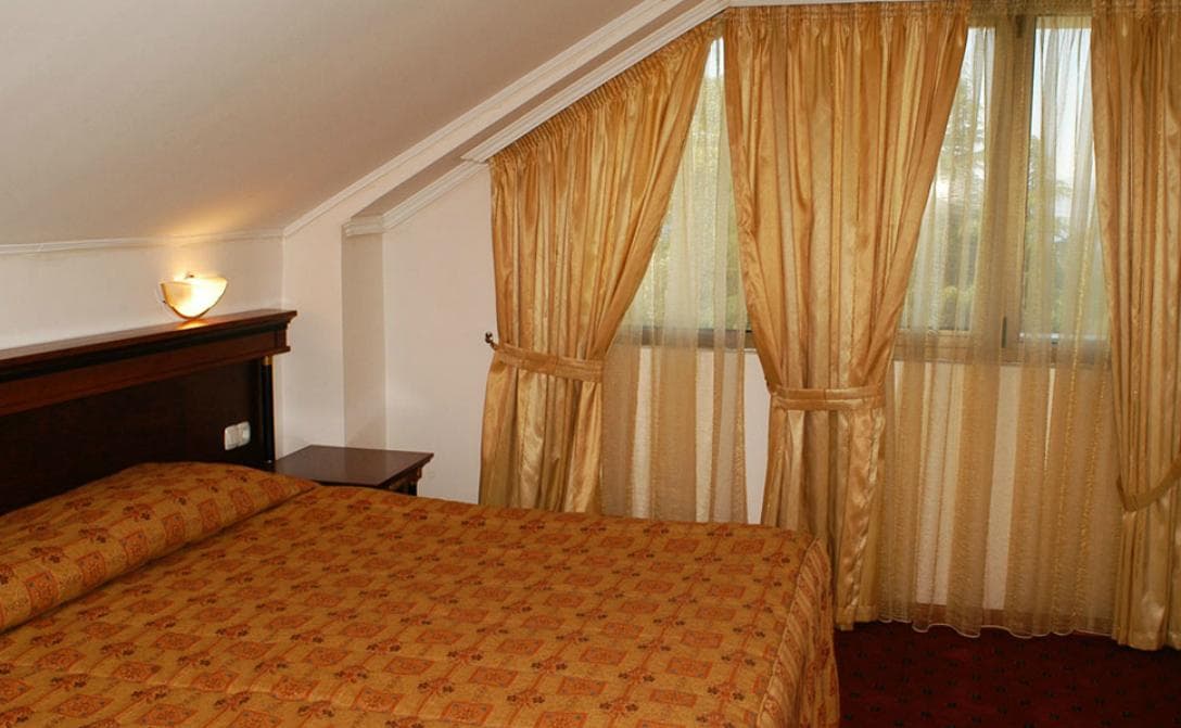 Millenium Palace, Room