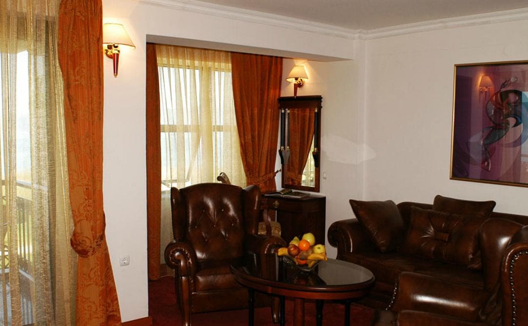 Millenium Palace, Room