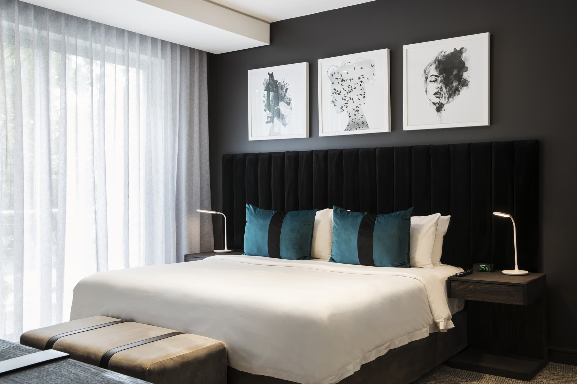 The Capital Empire, Room