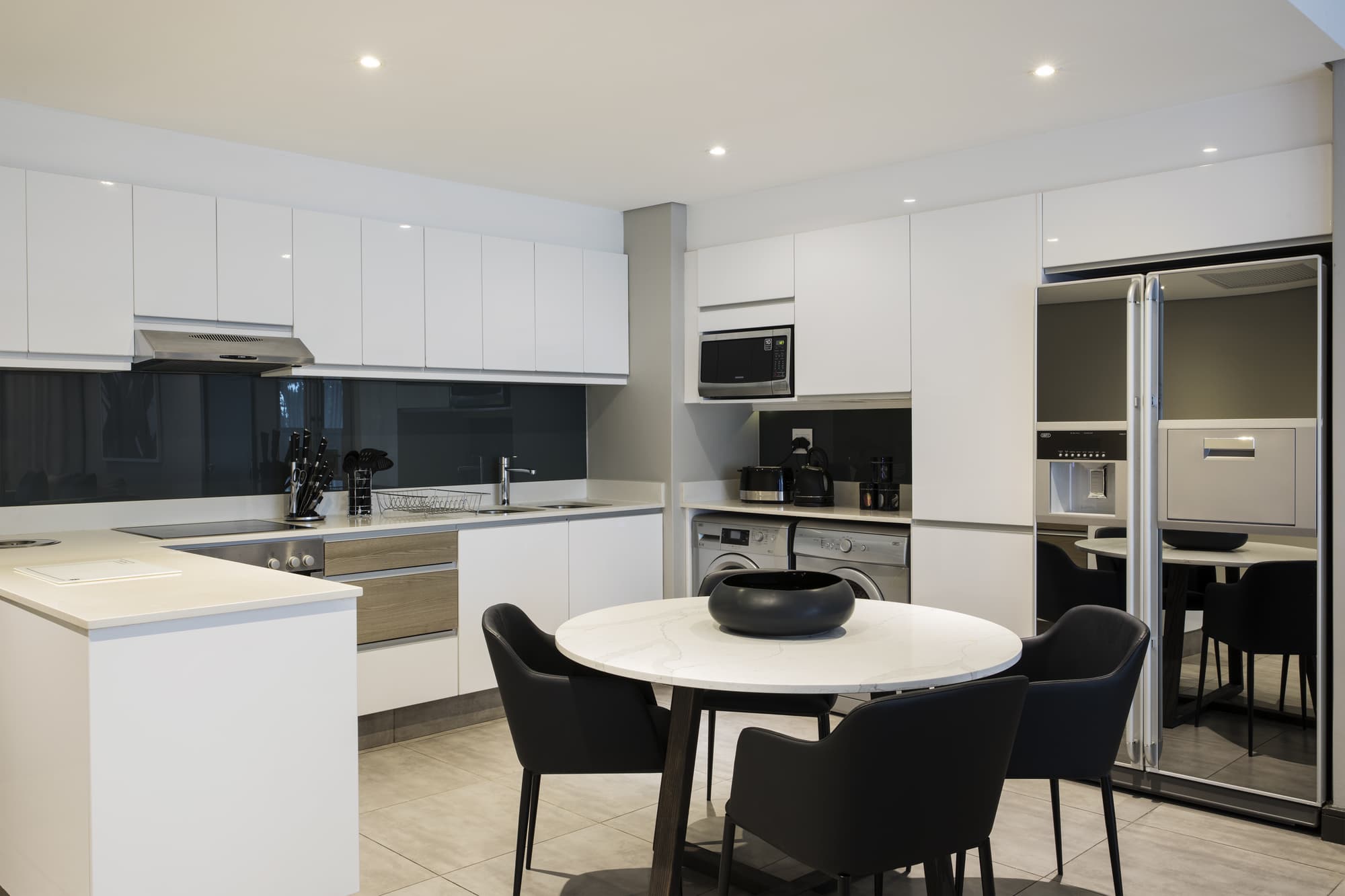 The Capital Empire, Room