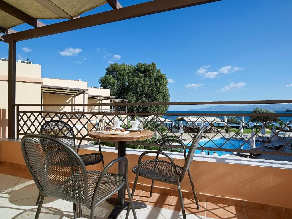 Avantis Suites, Room