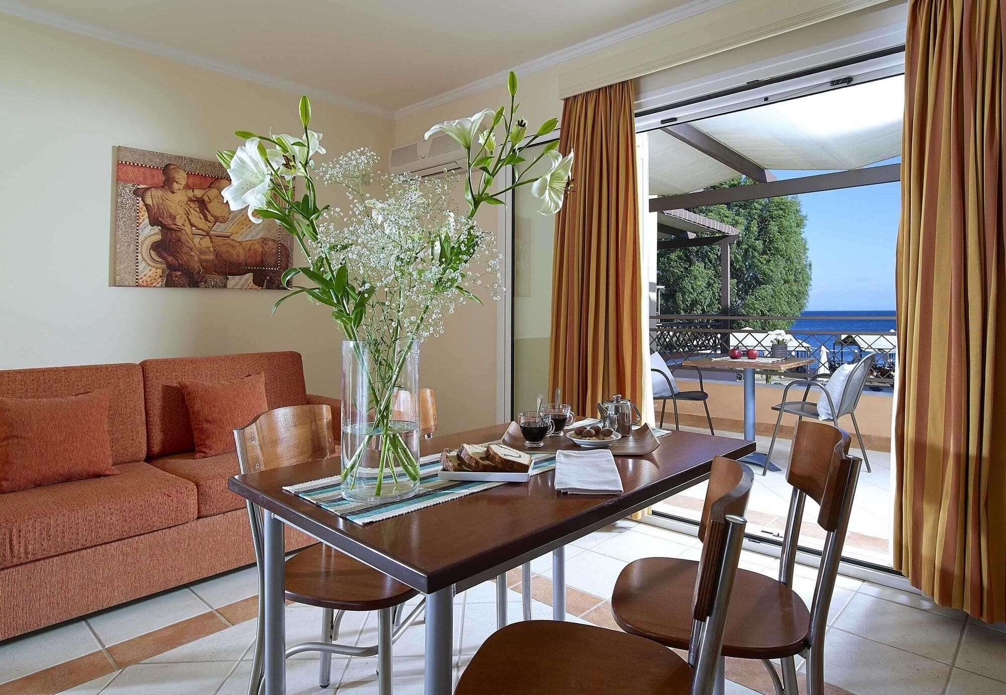 Avantis Suites, Room