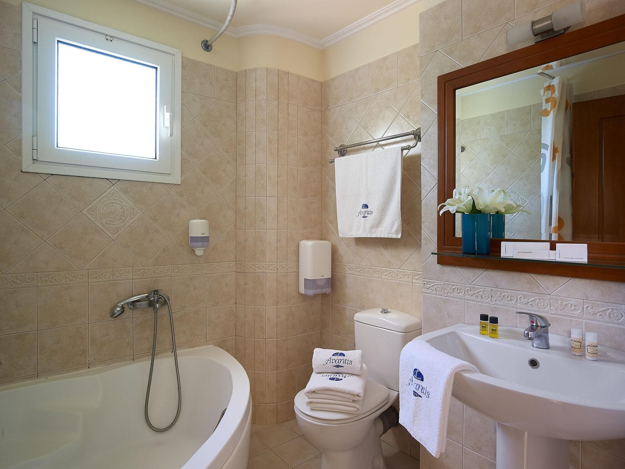 Avantis Suites, Room